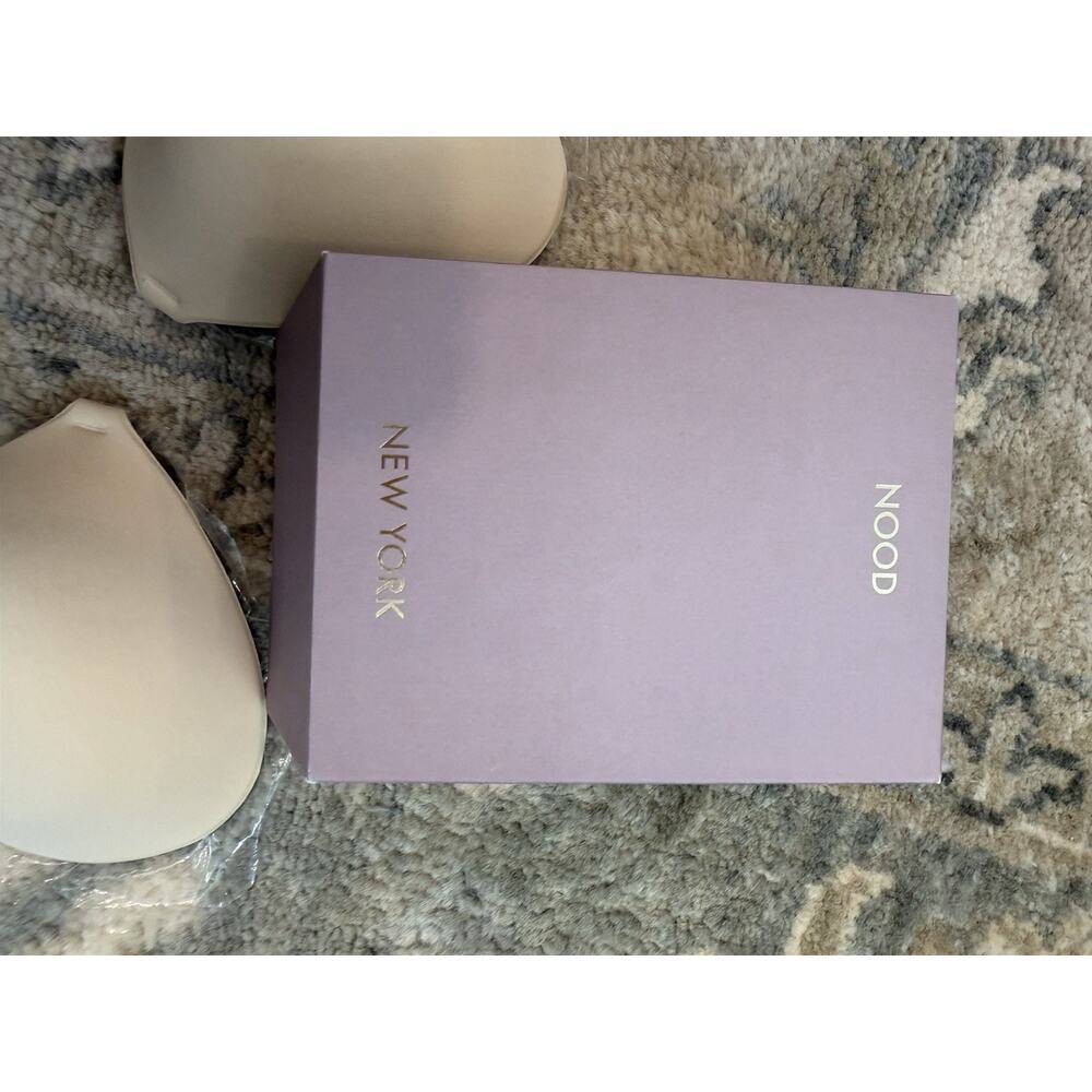 NOOD LIGHT & AIRY ADHESIVE BRA Seamless Luxe Adhesive Bra Nude D Cup NIB $50 - Picture 4 of 9